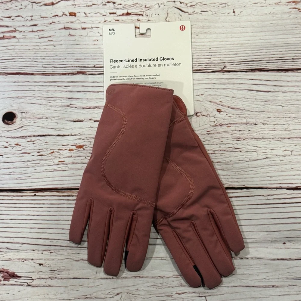 NWT Lululemon Womens Fleece-Lined Insulated Gloves Tech in Brier Rose Sz M/L